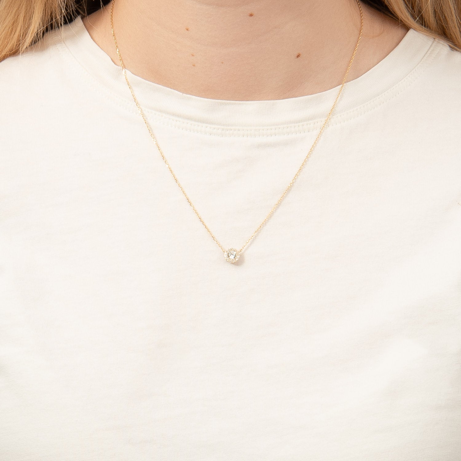 DETAIL237589